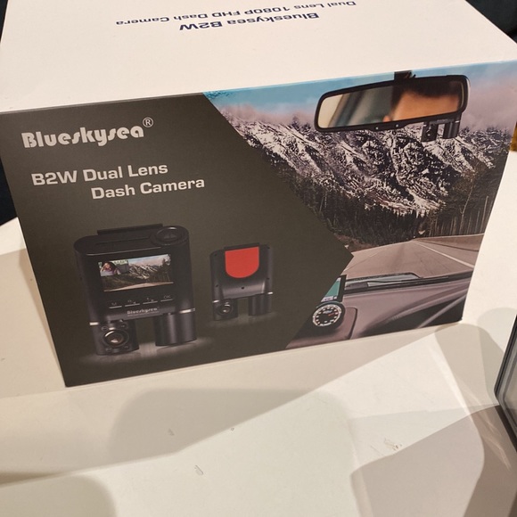 Dual Lens Dash Camera - Picture 4 of 4